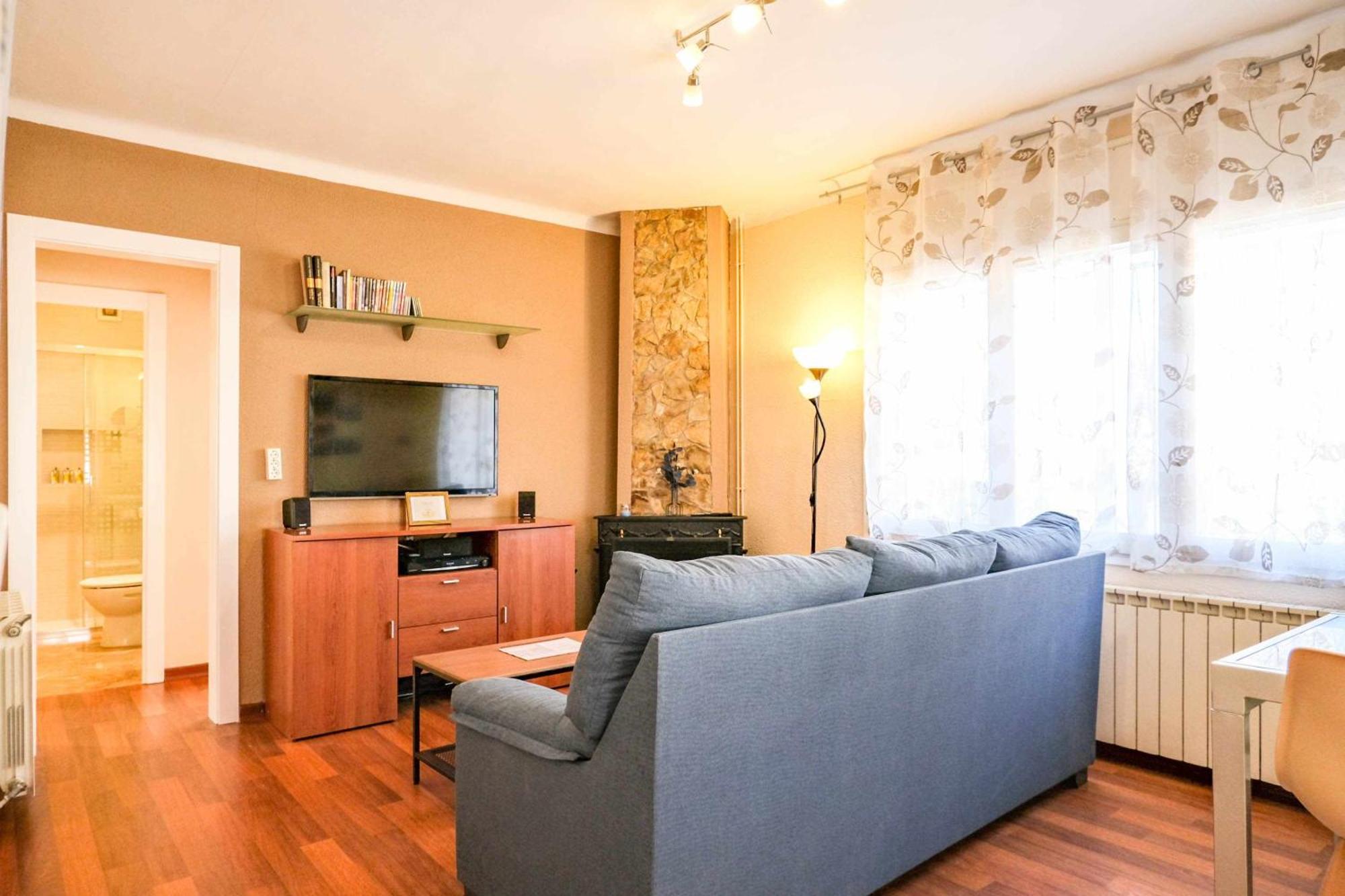Can Camps Besalu Casa Planta Baja Con Jardin Εξωτερικό φωτογραφία